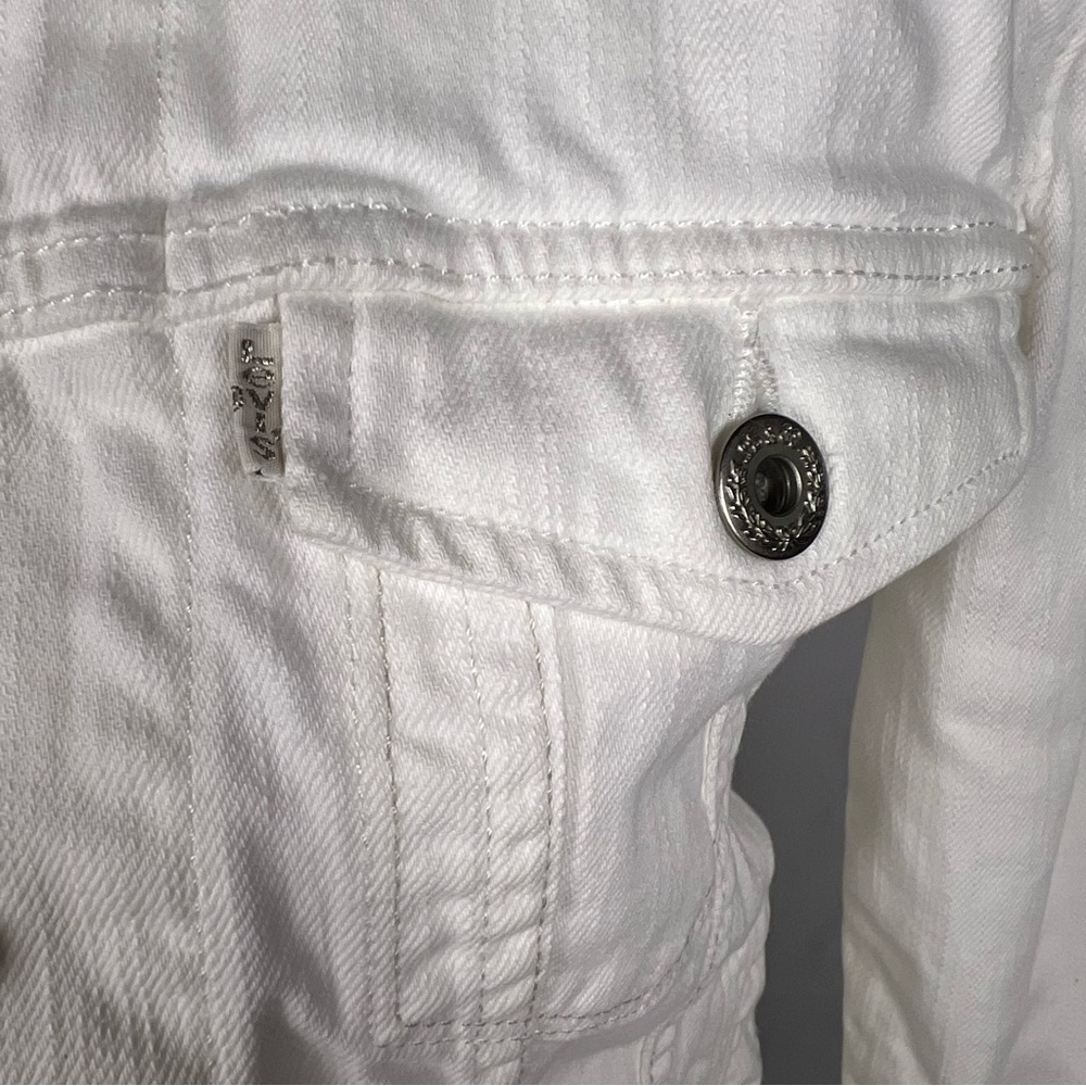 Levi’s San Francisco fitted white denim jacket. - Picture 3 of 11